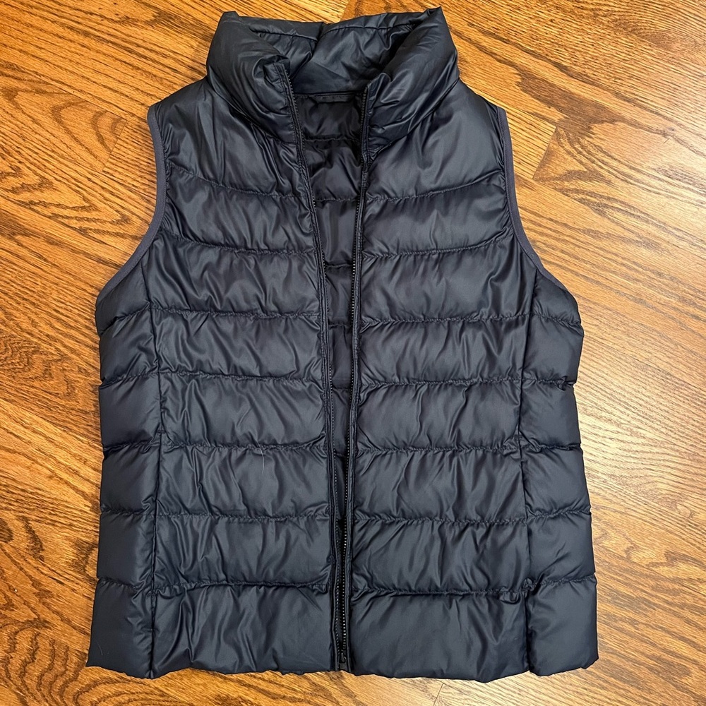 Navy Uniqlo vest for kids